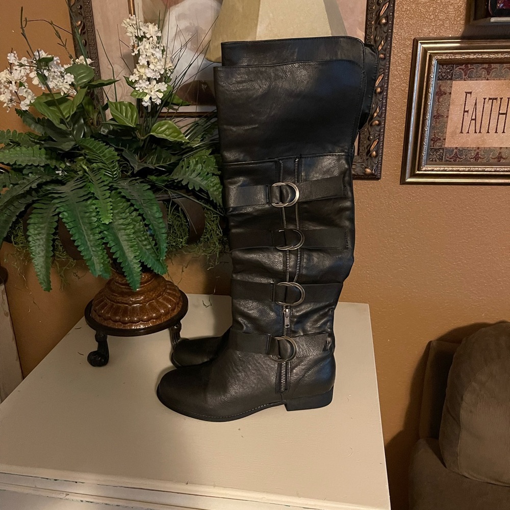 Black Boots